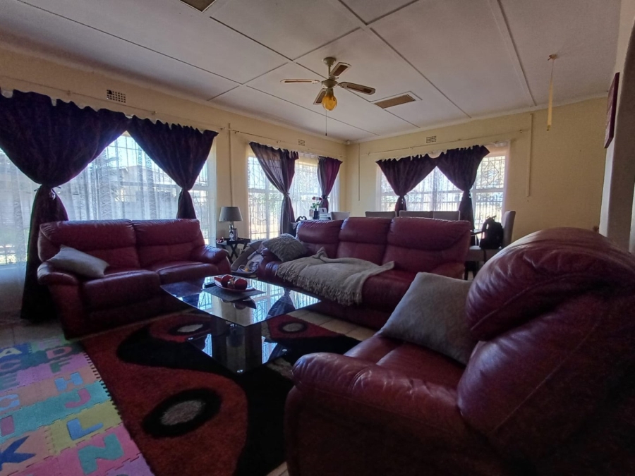 3 Bedroom Property for Sale in Roosheuwel Ext 2 North West